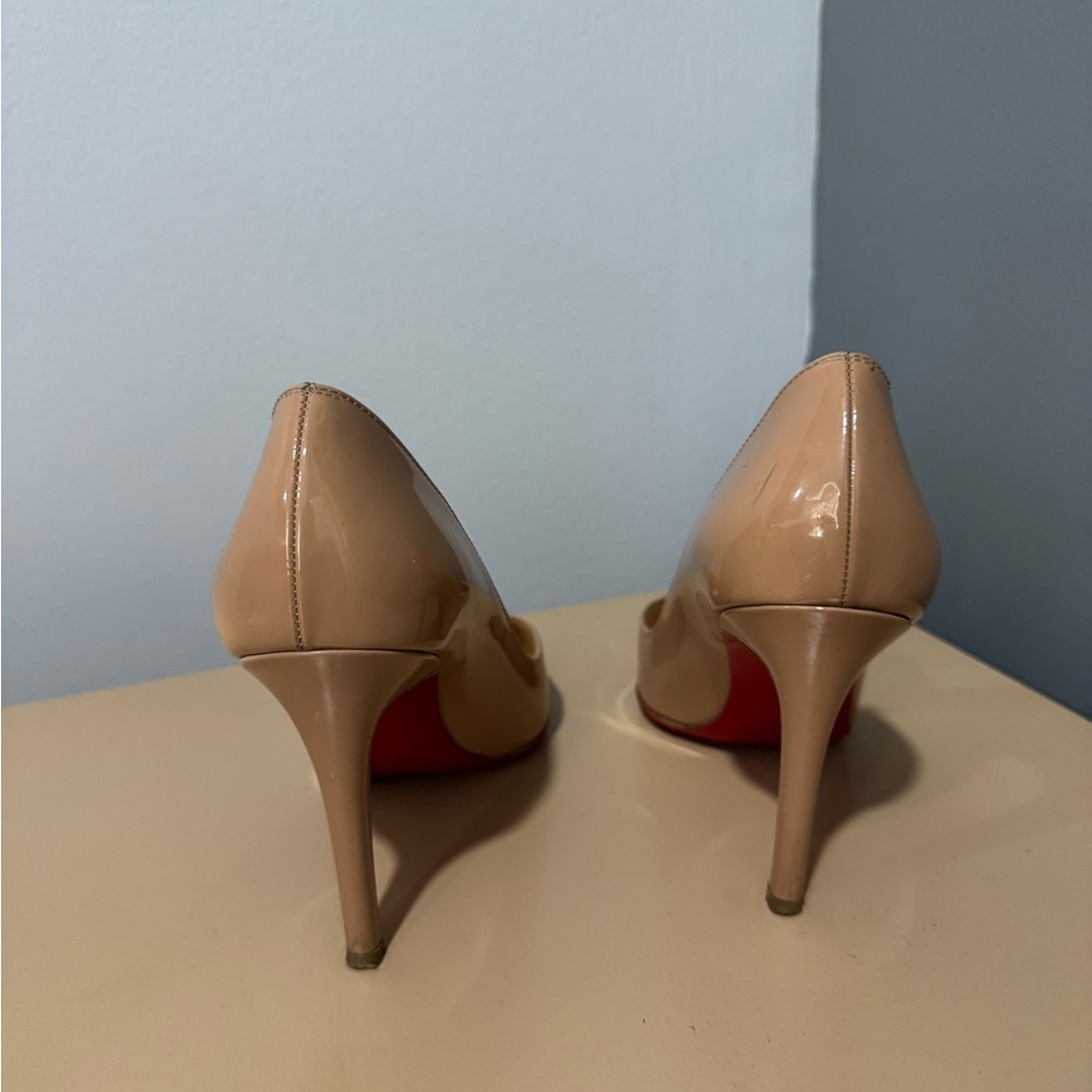 Christian Louboutin Pigalle Beige Pumps 34 - Picture 4 of 8